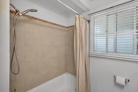 Bath - 783 Josephine St, Salinas, CA 93905 photo 3 of 3