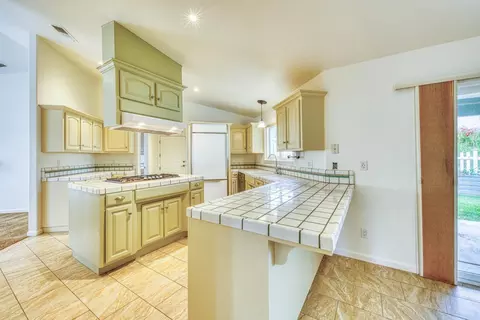 24720 Foothill Dr, Salinas, CA 93908 photo 9