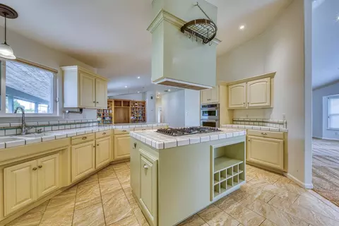 24720 Foothill Dr, Salinas, CA 93908 photo 13