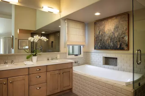 Bath - 28061 Heron Ct, Carmel, CA 93923 photo 2 of 5