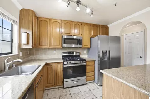 Kitchen - 2311 Beach Blvd 202, Pacifica, CA 94044 photo 3 of 4