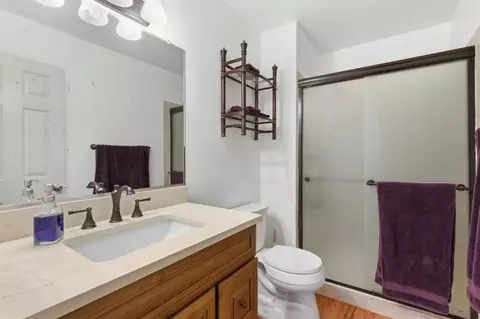 Bath - 7185 Orchard Dr, Gilroy, CA 95020 photo 2 of 3