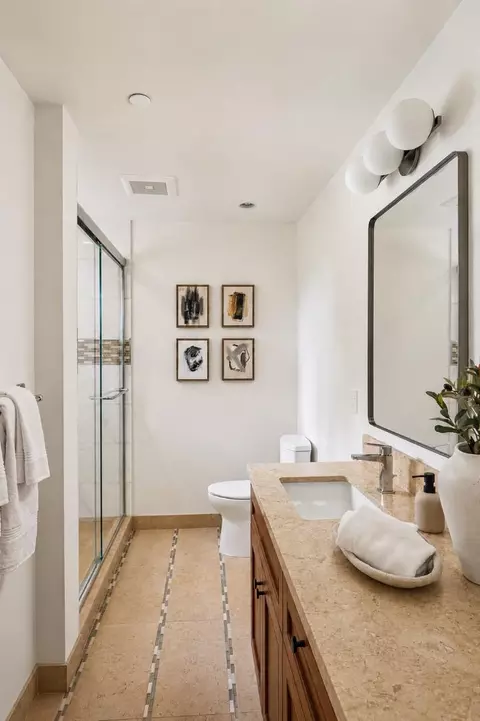 Bath - 822 Columbus St, El Granada, CA 94018 photo 1 of 4