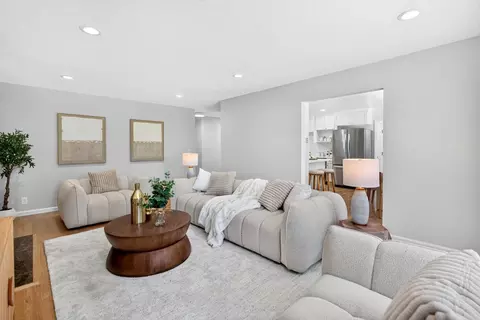 Living - 819 Flin Way, Sunnyvale, CA 94087 photo 3 of 4