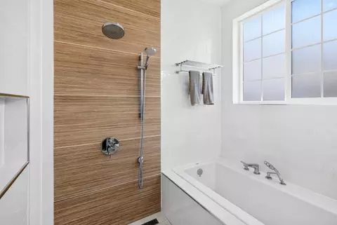 Bath - 819 Flin Way, Sunnyvale, CA 94087 photo 4 of 6