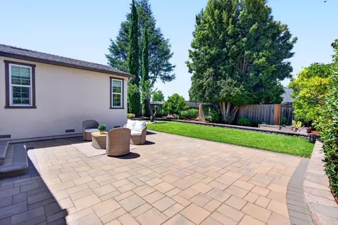 Exterior - 819 Flin Way, Sunnyvale, CA 94087 photo 7 of 12