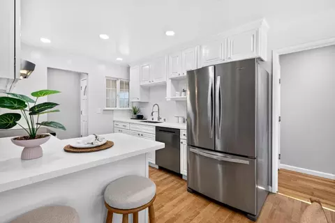Kitchen - 819 Flin Way, Sunnyvale, CA 94087 photo 1 of 7