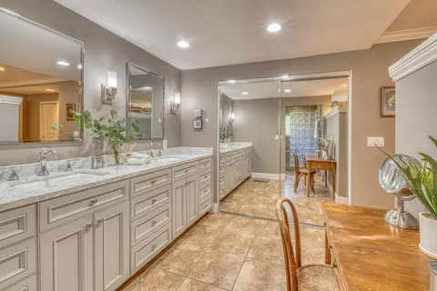 Bath - 23086 Espada Dr, Salinas, CA 93908 photo 4 of 7