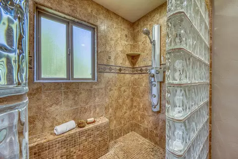 Bath - 23086 Espada Dr, Salinas, CA 93908 photo 5 of 7