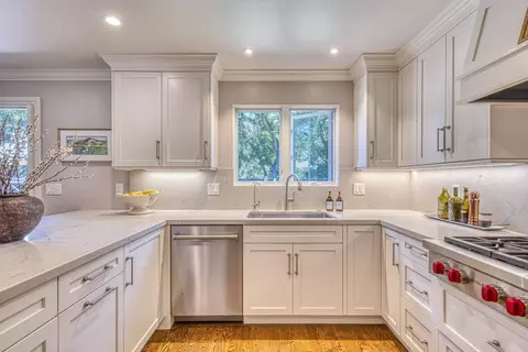 Kitchen - 23086 Espada Dr, Salinas, CA 93908 photo 3 of 6