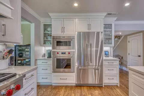 Kitchen - 23086 Espada Dr, Salinas, CA 93908 photo 4 of 6