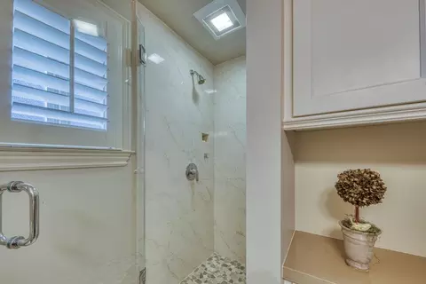 Bath - 23086 Espada Dr, Salinas, CA 93908 photo 2 of 7