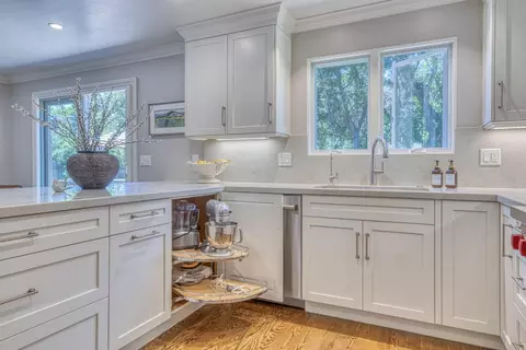 Kitchen - 23086 Espada Dr, Salinas, CA 93908 photo 5 of 6