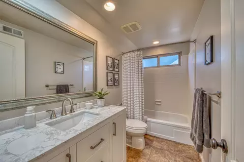 Bath - 23086 Espada Dr, Salinas, CA 93908 photo 7 of 7