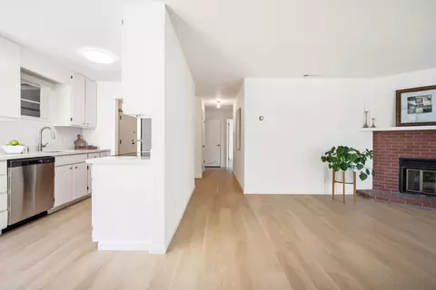 Entry Way - 466 Pine Ave, Half Moon Bay, CA 94019 photo 1 of 1