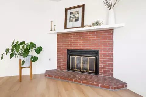 Living - 466 Pine Ave, Half Moon Bay, CA 94019 photo 3 of 4