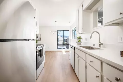 Kitchen - 466 Pine Ave, Half Moon Bay, CA 94019 photo 3 of 3