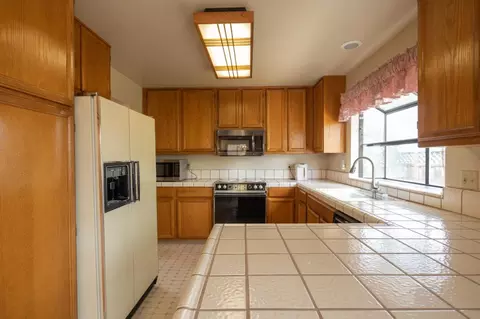 Kitchen - 1219 Willow Ct, Gilroy, CA 95020 photo 2 of 3