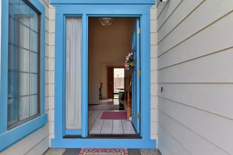 Entry Way - 1219 Willow Ct, Gilroy, CA 95020 photo 2 of 5