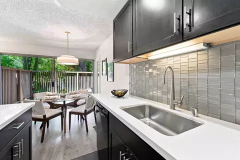 Kitchen - 280 Easy St 417, Mountain View, CA 94043 photo 2 of 3