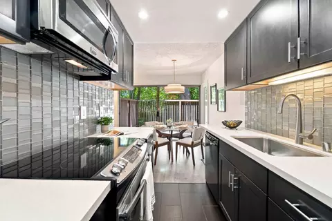 Kitchen - 280 Easy St 417, Mountain View, CA 94043 photo 1 of 3
