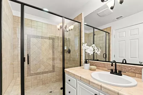 Bath - 1850 Snell Pl, Milpitas, CA 95035 photo 2 of 3
