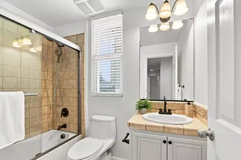 Bath - 1850 Snell Pl, Milpitas, CA 95035 photo 3 of 3