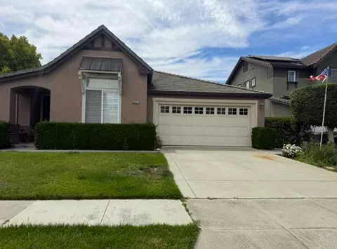 8881 Zinnia St, Gilroy, CA 95020