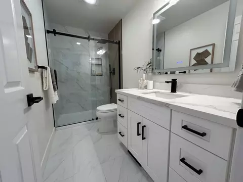 Bath - 23005 Standing Oak Ct, Cupertino, CA 95014 photo 1 of 5