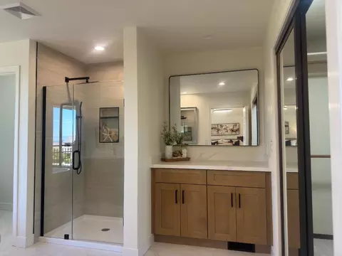 Bath - 23005 Standing Oak Ct, Cupertino, CA 95014 photo 4 of 5