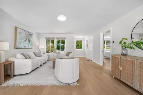 Living - 136 Eldora Dr, Mountain View, CA 94041 photo 2 of 4