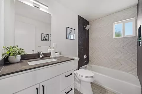 Bath - 136 Eldora Dr, Mountain View, CA 94041 photo 1 of 2