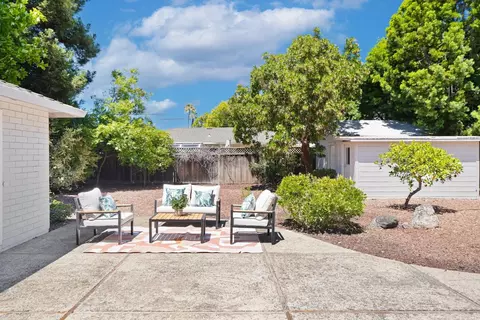 Exterior - 136 Eldora Dr, Mountain View, CA 94041 photo 8 of 9
