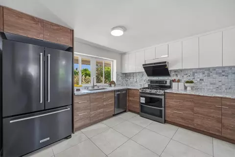 Kitchen - 136 Eldora Dr, Mountain View, CA 94041 photo 1 of 4