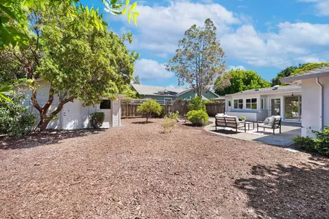 Exterior - 136 Eldora Dr, Mountain View, CA 94041 photo 7 of 9