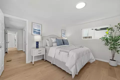 Bedroom - 136 Eldora Dr, Mountain View, CA 94041 photo 5 of 5