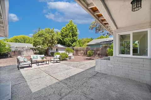 Exterior - 136 Eldora Dr, Mountain View, CA 94041 photo 3 of 9