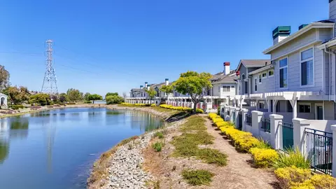 504 Shoal Cir, Redwood City, CA 94065