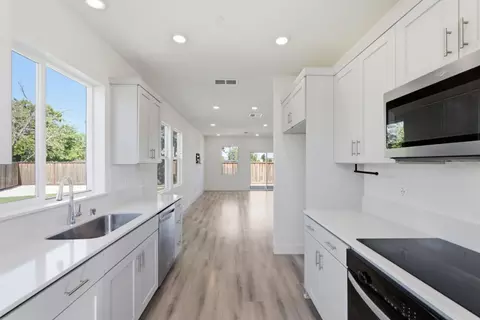 Entry Way - 9192 Wickham Ct, Gilroy, CA 95020 photo 1 of 3