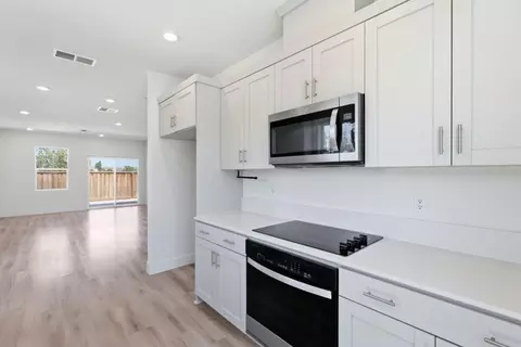 Entry Way - 9192 Wickham Ct, Gilroy, CA 95020 photo 3 of 3