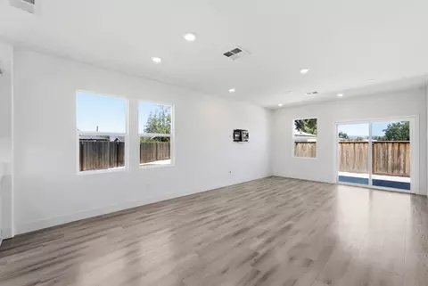 Living - 9192 Wickham Ct, Gilroy, CA 95020 photo 1 of 4
