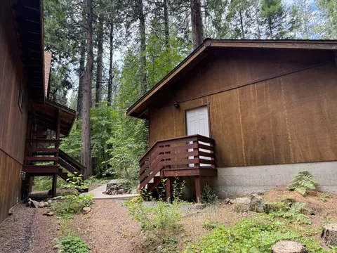 Exterior - 2624 Indian Rock Rd, Dorrington, CA 95223 photo 5 of 11