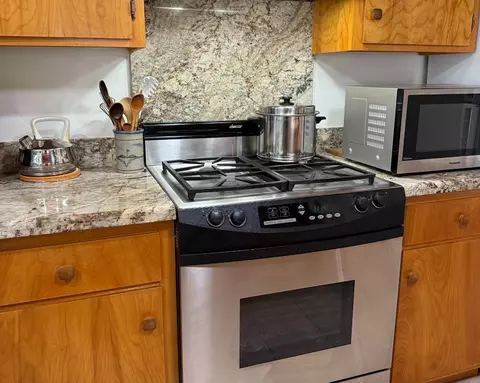 Kitchen - 2624 Indian Rock Rd, Dorrington, CA 95223 photo 2 of 4