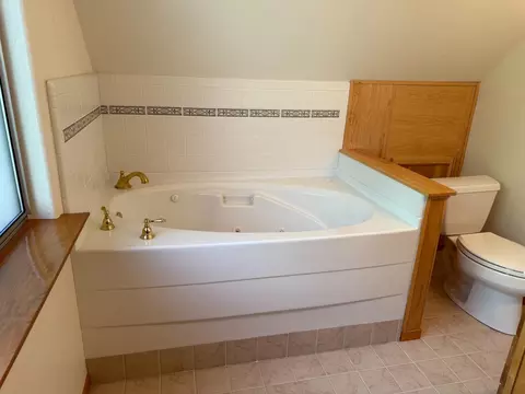 Bath - 2624 Indian Rock Rd, Dorrington, CA 95223 photo 5 of 6
