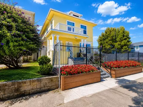 871 37th St, Emeryville, CA 94608