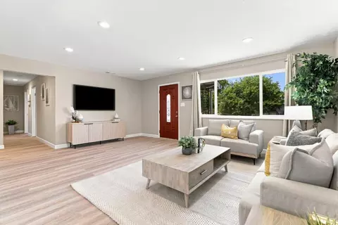 Living - 358 La Crosse Dr, Milpitas, CA 95035 photo 4 of 5