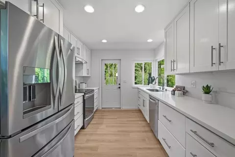 Kitchen - 438 Juniper Ct, Sunnyvale, CA 94086 photo 1 of 4