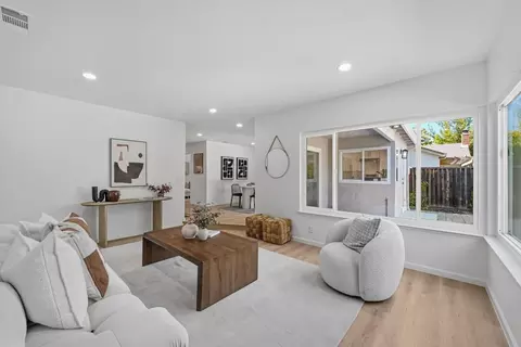 Living - 438 Juniper Ct, Sunnyvale, CA 94086 photo 5 of 5