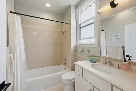 Bath - 184 5th Ave, San Francisco, CA 94118 photo 2 of 2