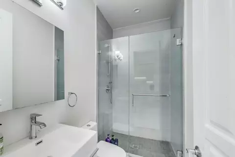 Bath - 751-753 Capp St, San Francisco, CA 94110 photo 1 of 9